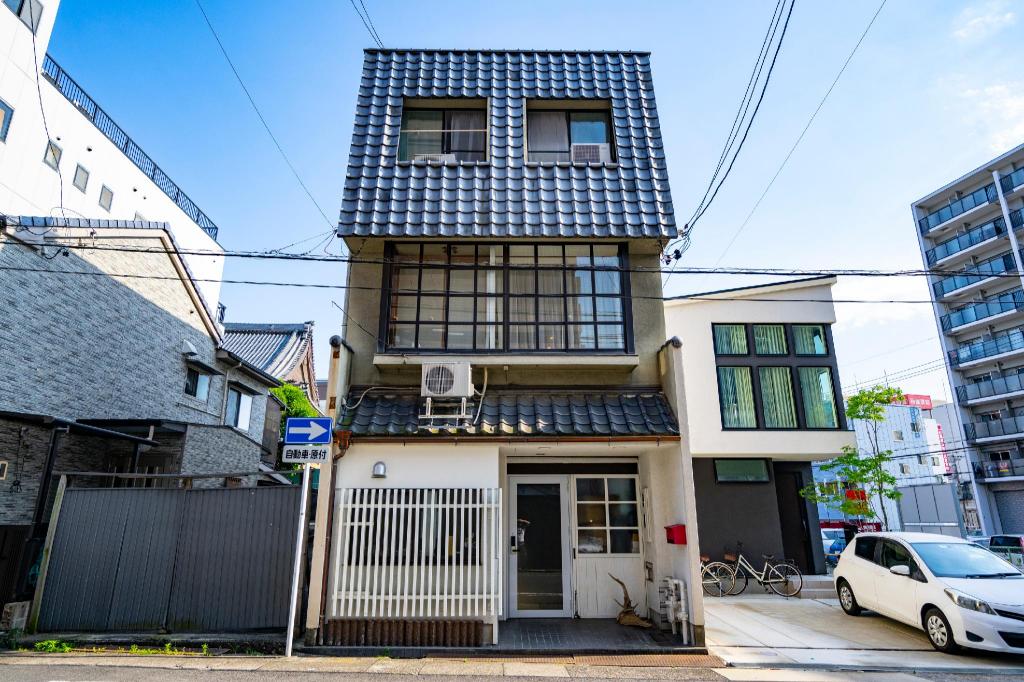 92c1efe26d67a3ed5a7fa5d58d2cb99d