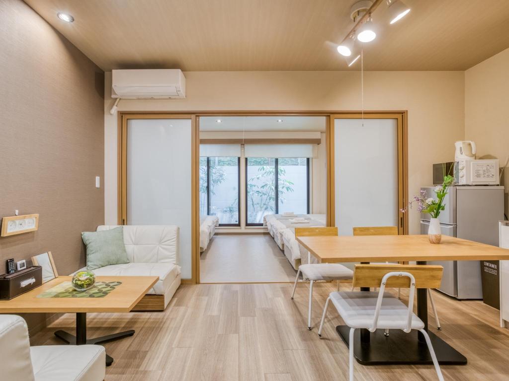 Ee9ad29d03967caf8489fbc0c0660b8e